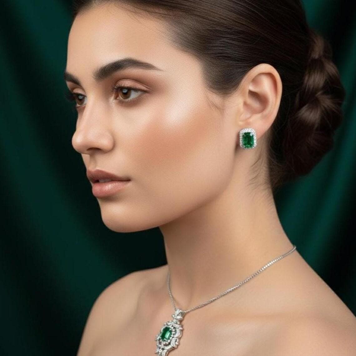 Oval Emerald Halo Pendant — View 4