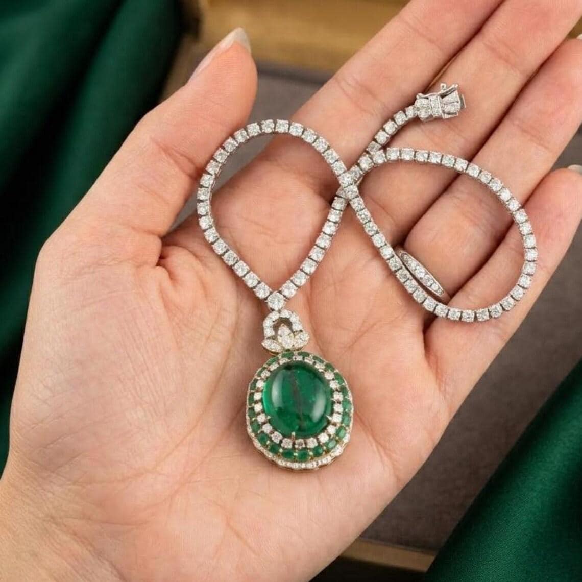 Vintage Cabochon Emerald Necklace for Women's — View 2